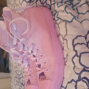 Unisex Converse size 9.5 PINK